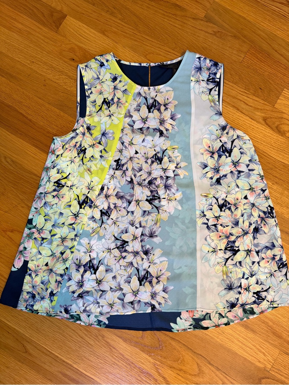 BCBG Sleeveless Floral Print A-Line Top in Pastel Blue & Yellow